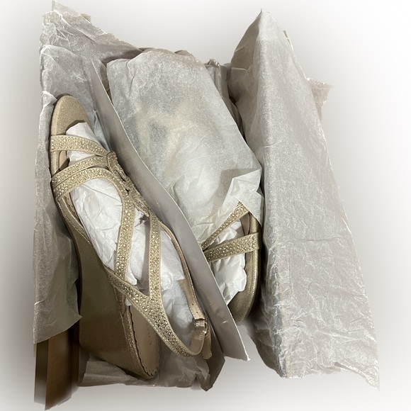 Women’s Charter Club Kelsah Open Toe Formal Strappy Sandal - Size 8M - Picture 4 of 6